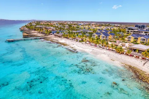 Delfins Beach Resort Bonaire Tapestry by Hilton foto 1