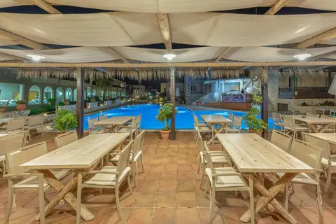 Erato Aparthotel - adults only in Πλατανιάς — foto 6