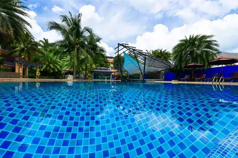 R Mar Resort & Spa in ตำบลป่าตอง