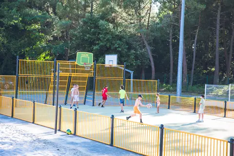 Camping Domaine De Montcalm in Les Mathes — foto 2