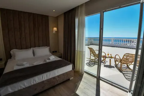 Iliad Hotel in Durrës — foto 8