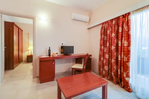 Calamos Beach Hotel in Athene — foto 10