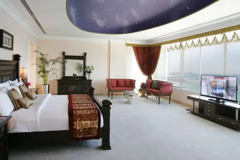 Ramada by Wyndham Beach Hotel Ajman in Ajman — foto 14