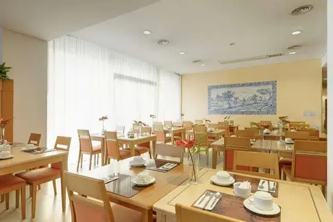 Tryp by Wyndham Porto Centro Hotel in Porto — foto 17