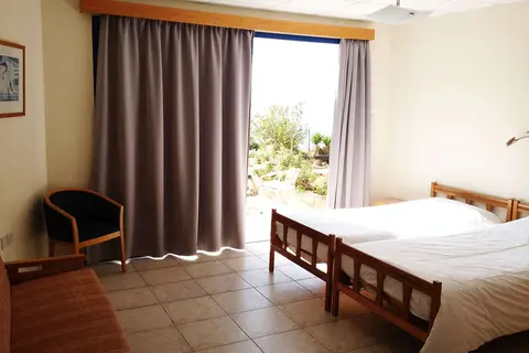 Vrachia Beach Hotel & Suites in Kissonerga — foto 23