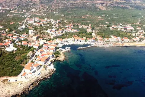 Mani Village in Άγιος Νικόλαος — foto 14