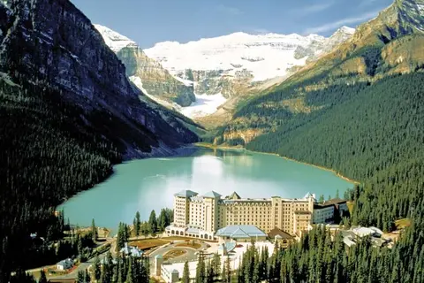Fairmont Château Lake Louise in Lake Louise