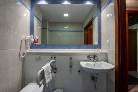 Travelodge Alicante Puerto in Alicante — foto 15