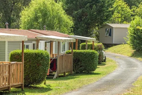 Camping Le Val D Ussel in Proissans — foto 5