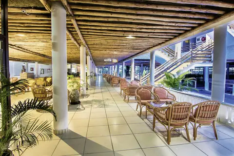 Travellers Beach Hotel in Shanzu ward — foto 10