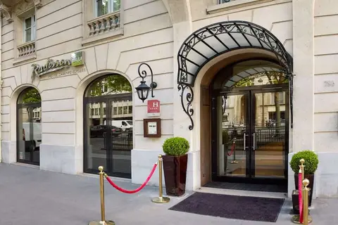 Grand Hotel Champs Elysees in Parijs, foto 6