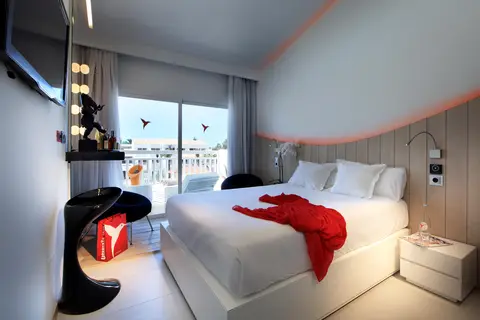 Ushuaïa Ibiza Beach Hotel - adults only in Sant Jordi de ses Salines — foto 2