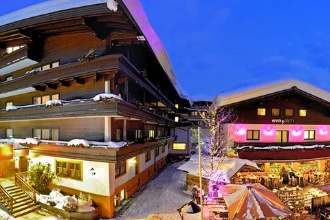 eva, VILLAGE Hotel in Saalbach
