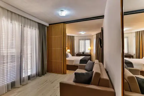 Villa Dvor Kornic in Budva — foto 8