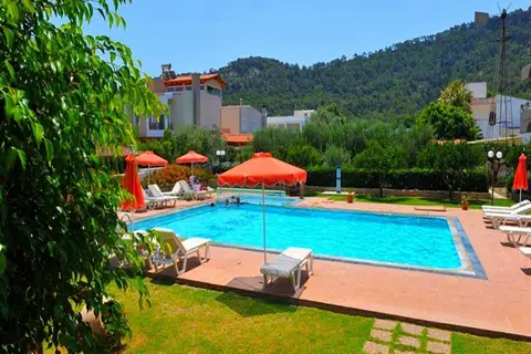 Santa Helena in Ιαλυσός — foto 17