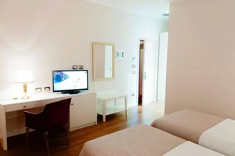 Sar Otel in Tirana, foto 12