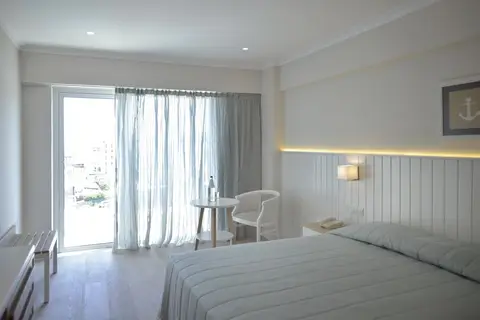 Sunrise Gardens Hotel in Παραλίμνι — foto 23