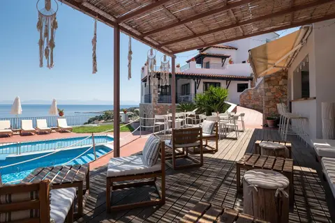 Atrium of Alonissos in Patitiri — foto 11