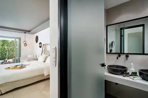 Adorno Beach Hotel & Suites in Ορνός — foto 5