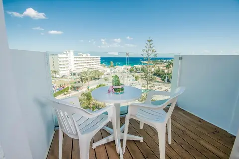 Alva Hotel Apartments in Παραλίμνι — foto 4