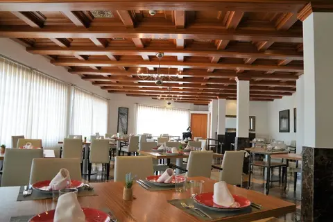 Port Azafata in Manises, foto 29