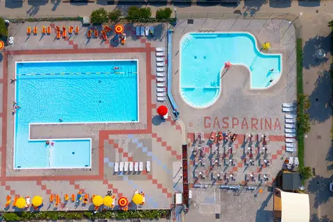 Baia Holiday Gasparina in Castelnuovo del Garda — foto 2