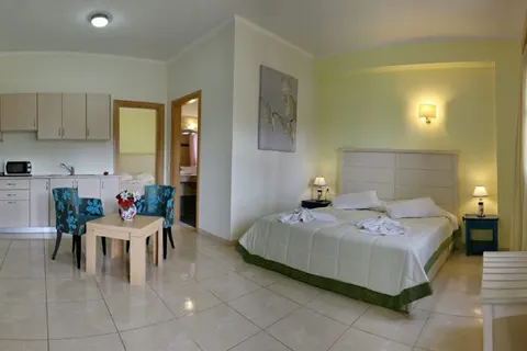 Theofilos Superior Hotel in Petra — foto 8