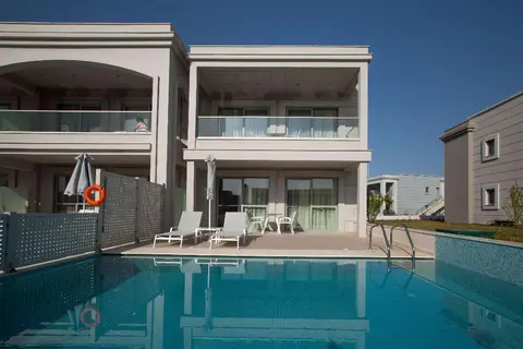Blue Lagoon Queen in Καλύβες Πολυγύρου — foto 18