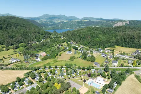 Camping Paradis L Europe in Murol — foto 23