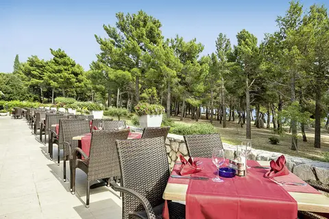 Bluesun Hotel Elaphusa in Bol — foto 14