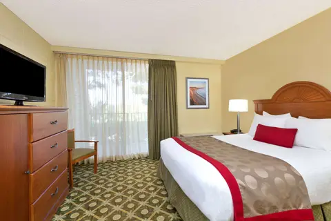 Ramada by Wyndham Santa Barbara in Santa Barbara — foto 13