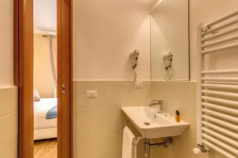 Top Floor Colosseo Guesthouse in Rome — foto 20