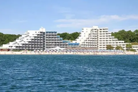 Slavuna Beach in Оброчище — foto 7