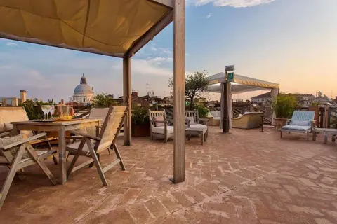 Saturnia & International in Venetië, foto 17