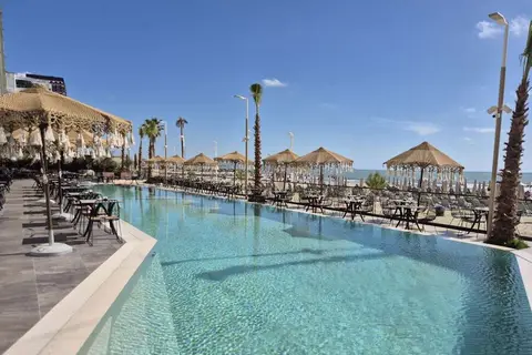 Royal G Deluxe Hotel in Golem