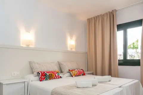 Beach Club Hotel in es Mercadal — foto 3