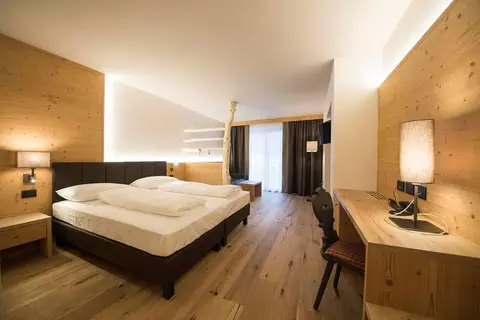 Hotel Monroc in Commezzadura — foto 11
