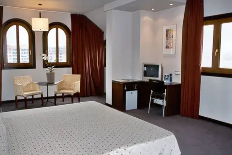 Puente Colgante Boutique Hotel in Portugalete — foto 19