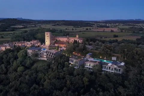 Castell d'Emporda in Barcelona — foto 28