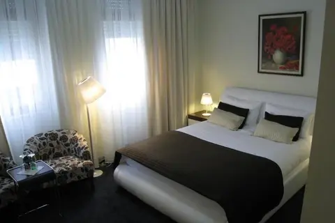 Hotel Boutique Kotoni in Tirana — foto 30