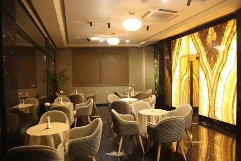 Emerald Boutique Hotel in Tirana — foto 10
