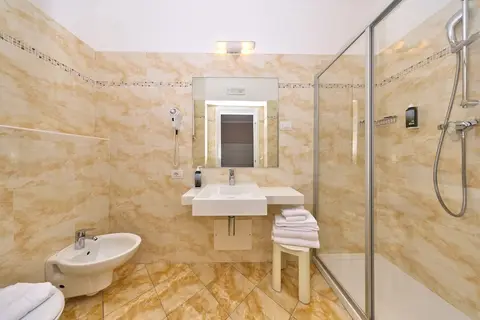 Geier Hotel in Torbole Casaglia — foto 19