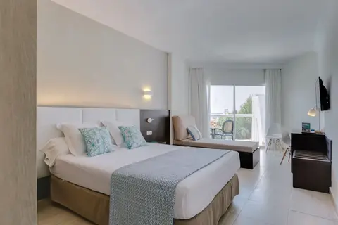 Hotel ILUNION Palmanova Mallorca in Palmanova — foto 2