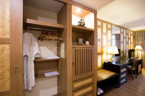 Tarntawan Hotel Surawong Bangkok​ in Bangkok — foto 8