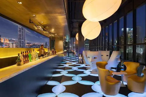 Mode Sathorn in Bangkok — foto 2