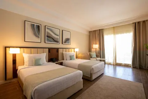 SRNTY Sahl Hasheesh in Arrivals Piazza — foto 3