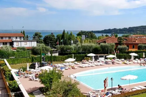 Residence Le Terrazze Sul Lago in Padenghe sul Garda — foto 8