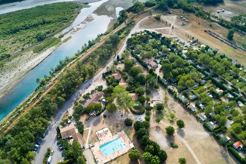 Camping Les Rives Du Luberon in Cheval-Blanc