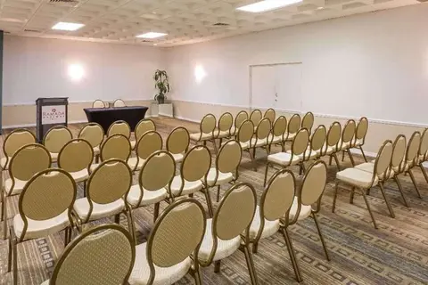 Ramada by Wyndham Kissimmee Gateway in Kissimmee — foto 16