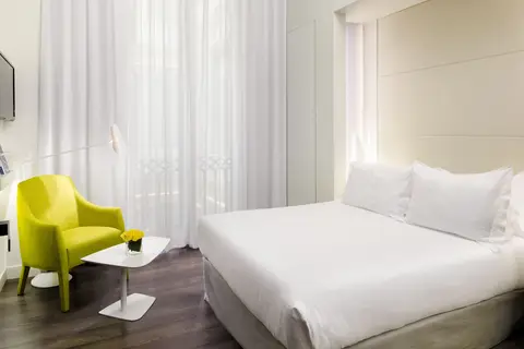 H10 Urquinaona Plaza in Barcelona — foto 27